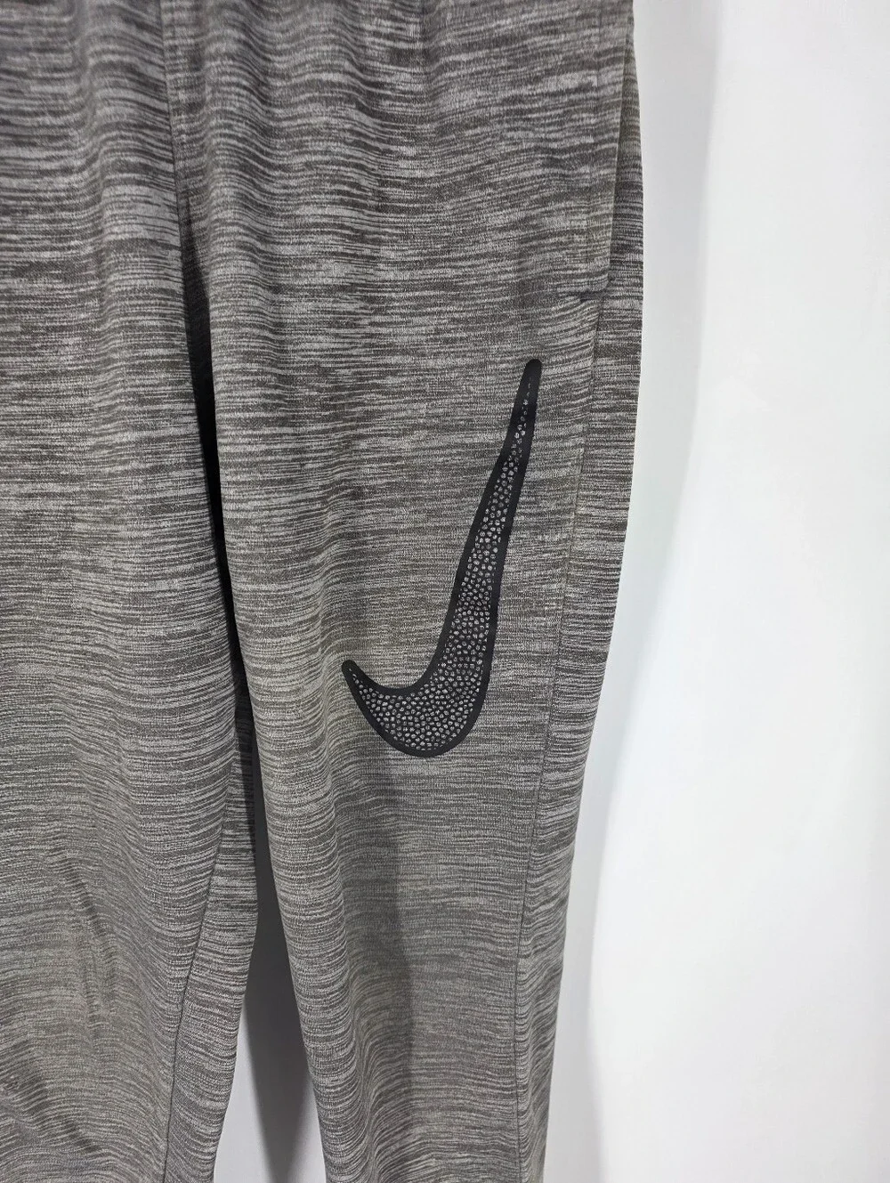 Nike Dri-Fit Boys Medium Gray Heathered Joggers Textured Swoosh